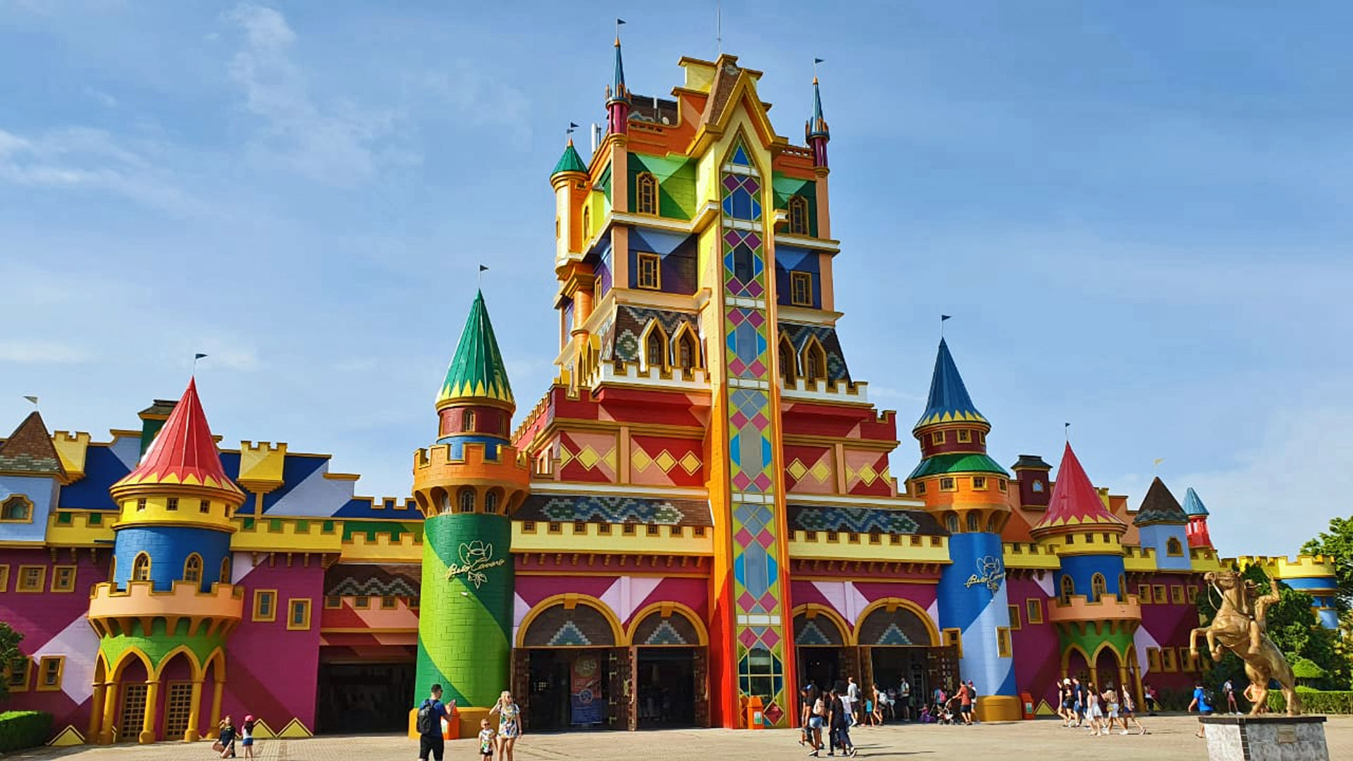 Beto Carrero World - Amanhã é quinta-feira, dia de parque aberto! Vamos  encarar 100 metros de pura adrenalina e emoção? 😆🎢🎠🎡🎈 #EuNoBetoCarrero  #BigTower #BetoCarreroWorld